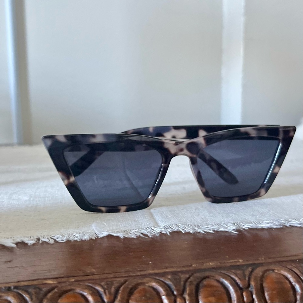 Tortoiseshell Cat Eye Sunglasses - Vera Wang